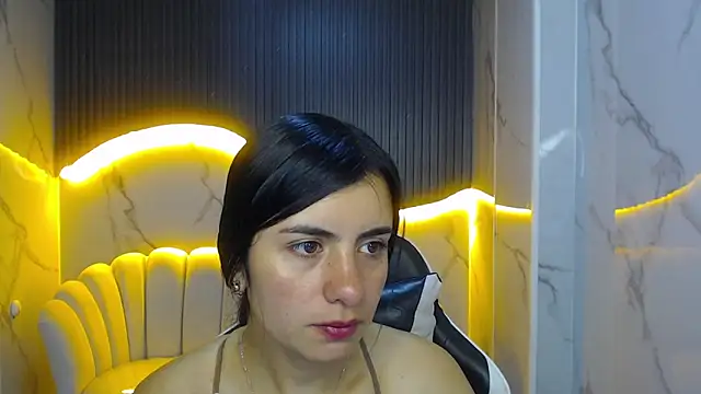 Eilyn love b online show from October 2, 2025, 12:52 pm