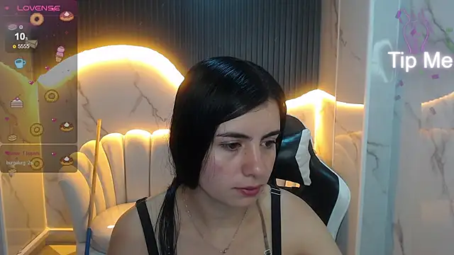 Eilyn love b online show from October 10, 2025, 12:50 pm