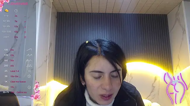 Eilyn love b online show from October 7, 2025, 12:50 pm