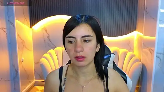 Eilyn love b online show from October 24, 2025, 12:59 pm