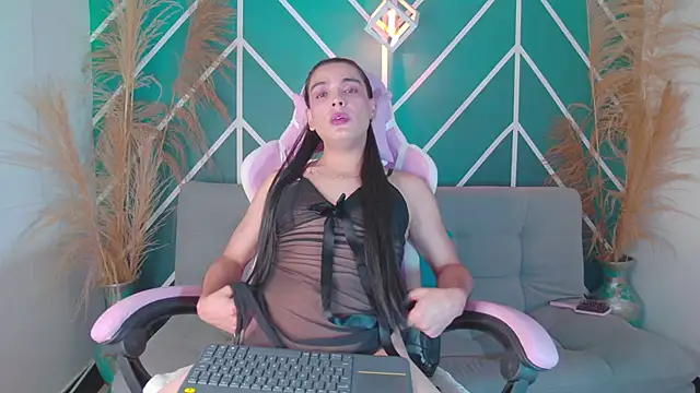TylerJhonson online show from September 17, 2025, 1:02 pm