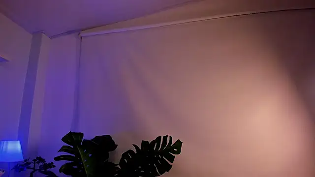 Snapshot of Nicolle_Evanss_ chatting on September 17, 2025, 3:52 am Nicolle Evanss  online show from September 17, 2025, 3:52 am