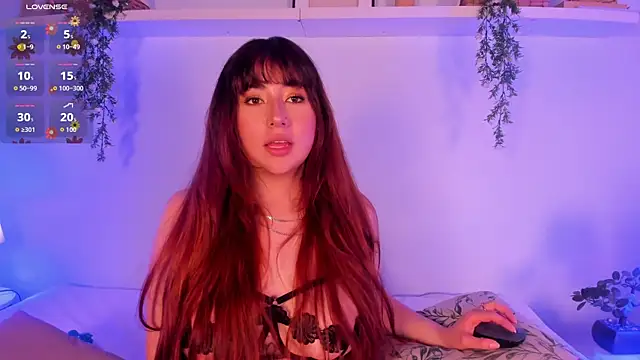 Snapshot of Nicolle_Evanss_ chatting on October 18, 2025, 4:25 am Nicolle Evanss  online show from October 18, 2025, 4:25 am