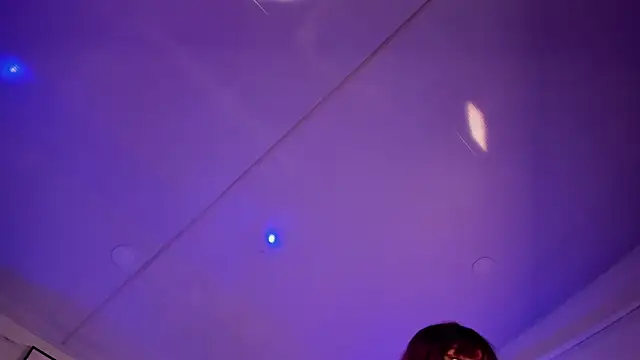 Snapshot of Nicolle_Evanss_ chatting on October 31, 2025, 5:15 am Nicolle Evanss  online show from October 31, 2025, 5:15 am