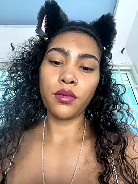 Snapshot of SophieD chatting on October 6, 2025, 2:29 pm SophieD online show from October 6, 2025, 2:29 pm