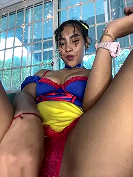 Snapshot of SophieD chatting on September 24, 2025, 11:28 am SophieD online show from September 24, 2025, 11:28 am