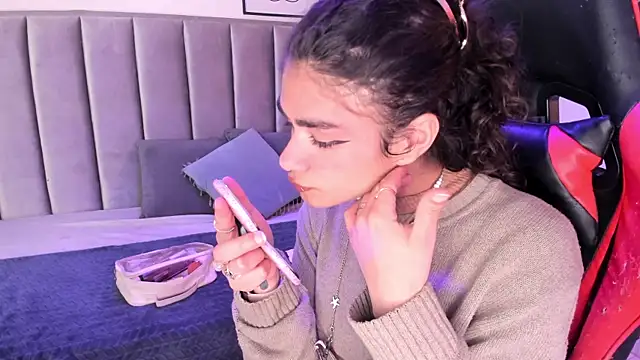 Puffy Hearts online show from October 21, 2025, 4:50 pm