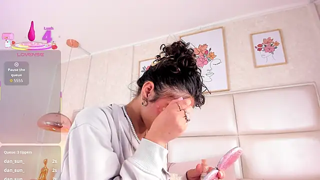 Puffy Hearts online show from October 30, 2025, 7:33 pm