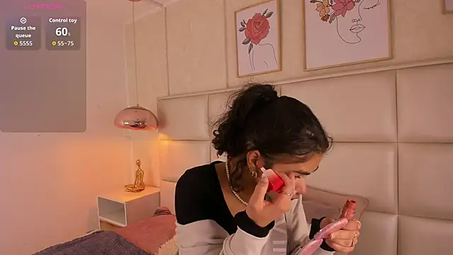 Puffy Hearts online show from October 22, 2025, 7:24 pm