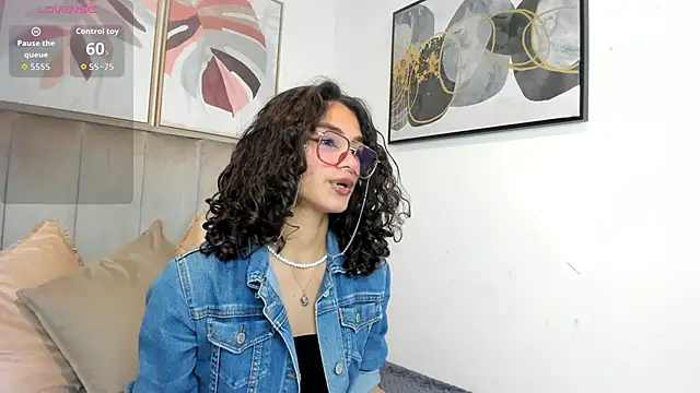 Puffy Hearts online show from September 16, 2025, 4:52 pm