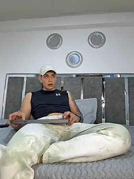 blackbullger  online show from October 25, 2025, 11:42 am