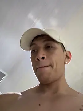 blackbullger  online show from October 14, 2025, 5:41 am