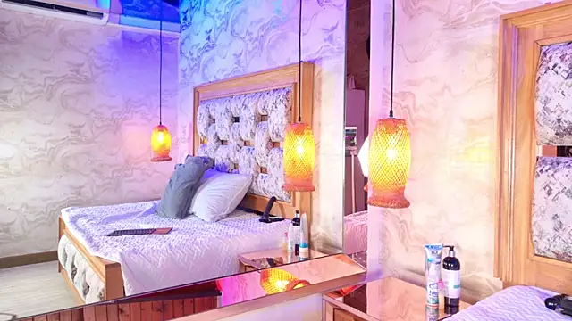 julyana mendez online show from October 19, 2025, 7:16 pm