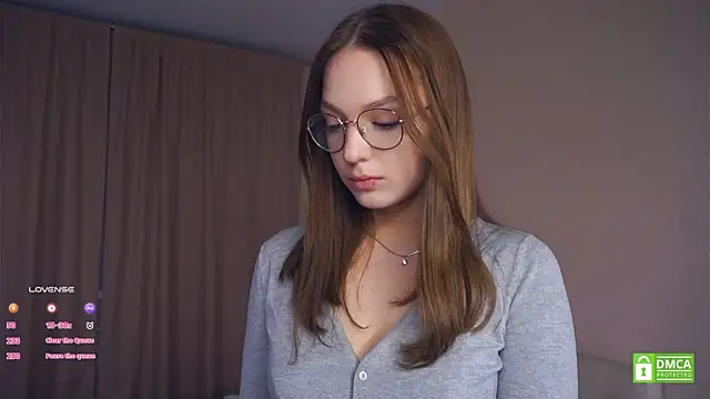 Snapshot of NguyetHankey chatting on September 19, 2025, 3:38 pm NguyetHankey online show from September 19, 2025, 3:38 pm