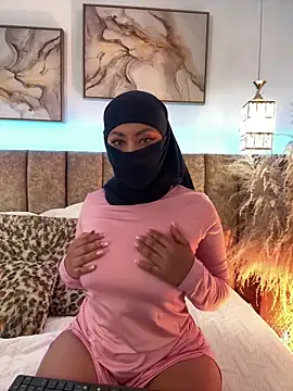 Snapshot of azza__ chatting on October 19, 2025, 2:20 pm azza   online show from October 19, 2025, 2:20 pm