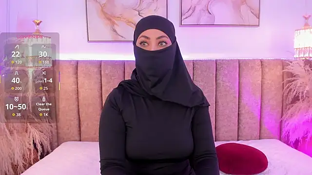 Snapshot of azza__ chatting on September 30, 2025, 12:22 pm azza   online show from September 30, 2025, 12:22 pm