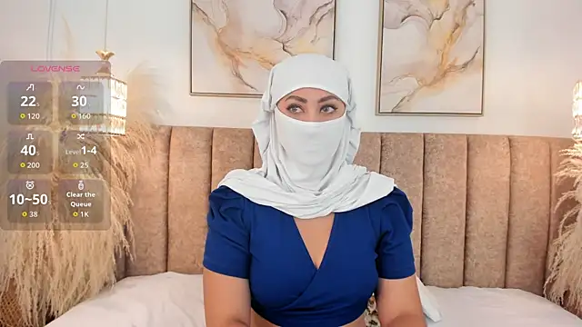 Snapshot of azza__ chatting on September 18, 2025, 11:46 am azza   online show from September 18, 2025, 11:46 am