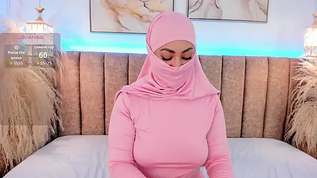 Snapshot of azza__ chatting on September 19, 2025, 11:58 am azza   online show from September 19, 2025, 11:58 am