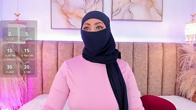 Snapshot of azza__ chatting on September 25, 2025, 12:00 pm azza   online show from September 25, 2025, 12:00 pm