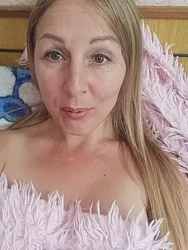 Snapshot of LunaSugarX chatting on September 26, 2025, 10:33 am LunaSugarX online show from September 26, 2025, 10:33 am