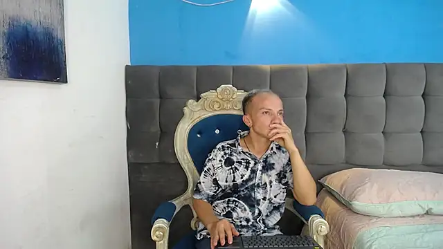 DaddyPoweer online show from October 12, 2025, 3:30 am