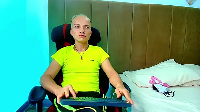 DaddyPoweer online show from September 20, 2025, 1:38 pm