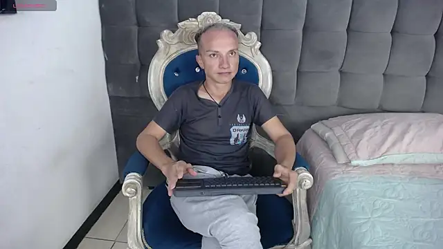 DaddyPoweer online show from October 10, 2025, 1:17 am