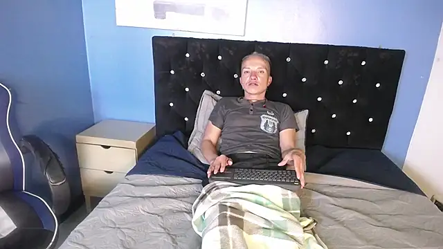 DaddyPoweer online show from October 3, 2025, 5:31 am