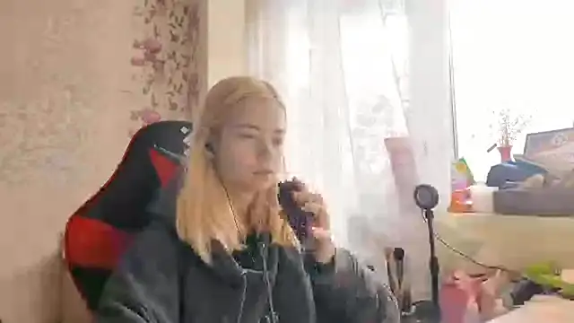 Snapshot of Witching_Moon chatting on October 14, 2025, 7:31 am Witching Moon online show from October 14, 2025, 7:31 am