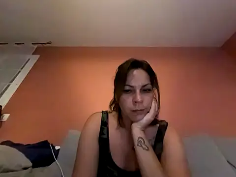 Snapshot of minettedusud chatting on November 1, 2025, 7:41 pm minettedusud online show from November 1, 2025, 7:41 pm