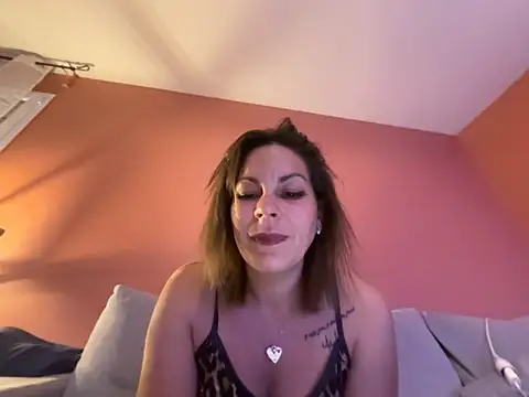 minettedusud online show from November 28, 2025, 9:26 pm