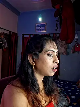 Love Beauty01 online show from May 30, 2026, 6:24 pm