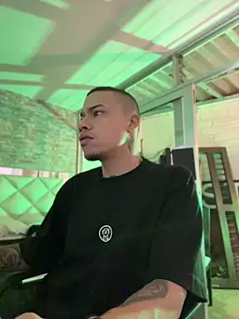 AlphaMasterXxx online show from April 15, 2026, 1:11 am