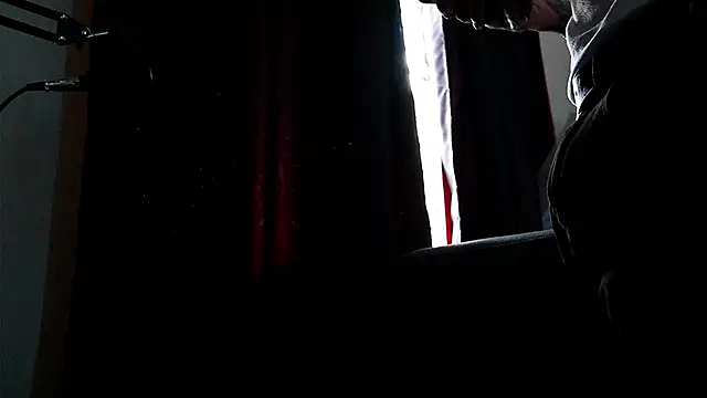 Snapshot of AlphaMasterXxx chatting on October 23, 2025, 1:32 pm AlphaMasterXxx online show from October 23, 2025, 1:32 pm