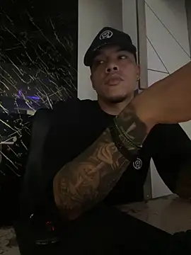 Snapshot of AlphaMasterXxx chatting on September 19, 2025, 8:13 pm AlphaMasterXxx online show from September 19, 2025, 8:13 pm