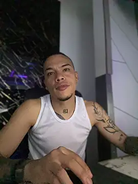 Snapshot of AlphaMasterXxx chatting on September 26, 2025, 10:27 pm AlphaMasterXxx online show from September 26, 2025, 10:27 pm