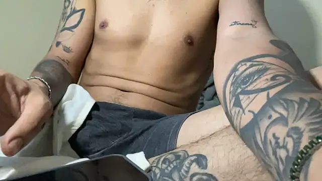 Snapshot of AlphaMasterXxx chatting on September 21, 2025, 4:01 pm AlphaMasterXxx online show from September 21, 2025, 4:01 pm