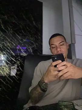 Snapshot of AlphaMasterXxx chatting on October 10, 2025, 9:37 pm AlphaMasterXxx online show from October 10, 2025, 9:37 pm