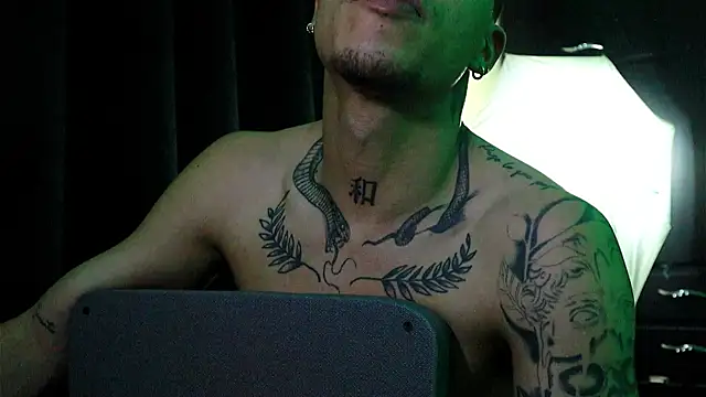 Snapshot of AlphaMasterXxx chatting on October 6, 2025, 2:24 am AlphaMasterXxx online show from October 6, 2025, 2:24 am