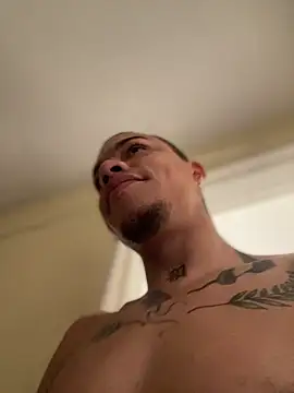 Snapshot of AlphaMasterXxx chatting on October 26, 2025, 9:15 pm AlphaMasterXxx online show from October 26, 2025, 9:15 pm