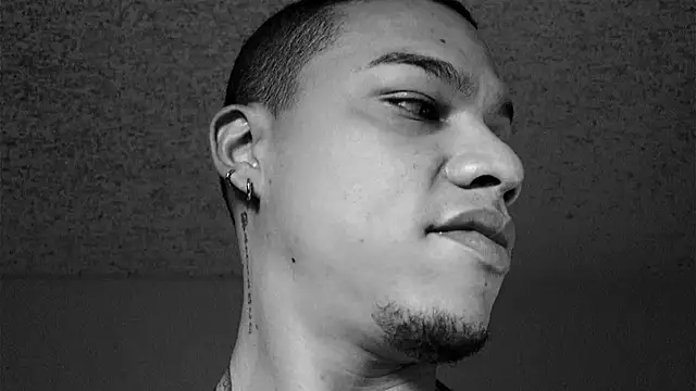 Snapshot of AlphaMasterXxx chatting on October 25, 2025, 10:32 pm AlphaMasterXxx online show from October 25, 2025, 10:32 pm