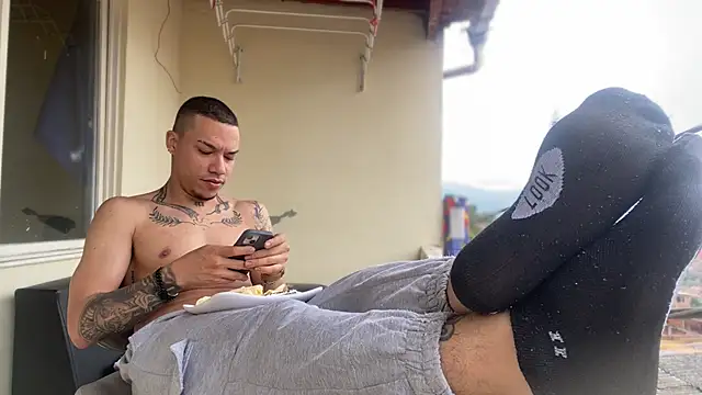 Snapshot of AlphaMasterXxx chatting on September 28, 2025, 5:09 pm AlphaMasterXxx online show from September 28, 2025, 5:09 pm