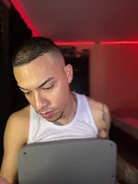 Snapshot of AlphaMasterXxx chatting on October 14, 2025, 1:50 am AlphaMasterXxx online show from October 14, 2025, 1:50 am