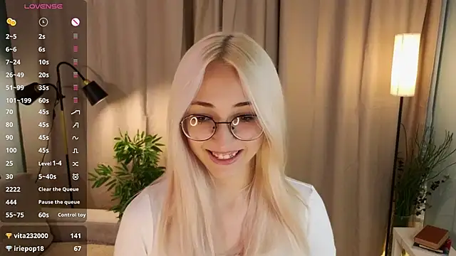 Snapshot of Marry_sharp chatting on September 22, 2025, 9:10 pm Marry sharp online show from September 22, 2025, 9:10 pm