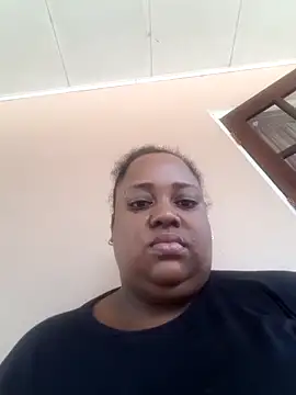 Snapshot of Karamelsaus chatting on October 13, 2025, 4:19 pm Karamelsaus online show from October 13, 2025, 4:19 pm