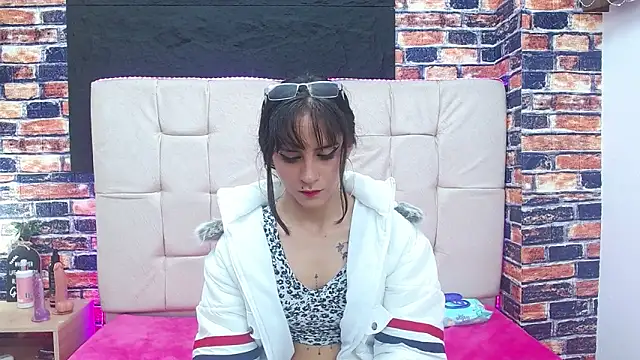 Snapshot of mikaela303av chatting on October 11, 2025, 11:17 pm mikaela303av online show from October 11, 2025, 11:17 pm