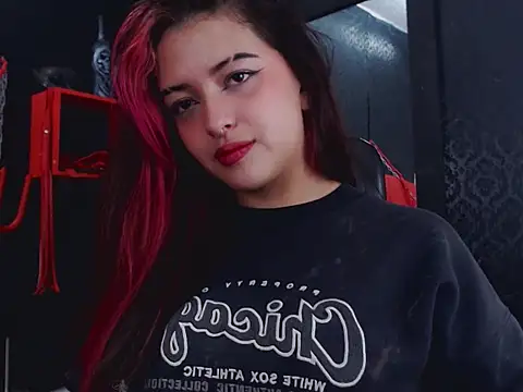 Snapshot of MaviceMur chatting on September 24, 2025, 4:08 am MaviceMur online show from September 24, 2025, 4:08 am