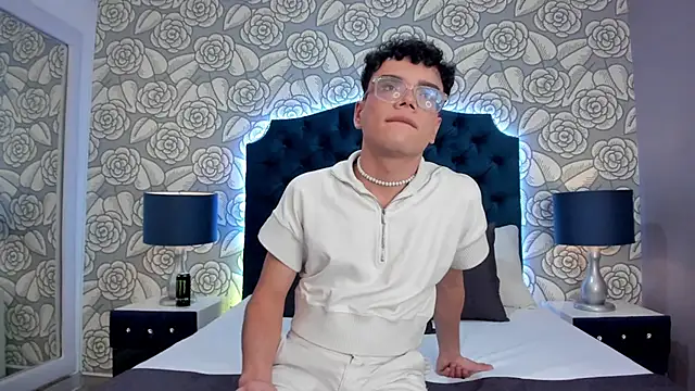 RichardParkk online show from September 12, 2025, 2:44 am