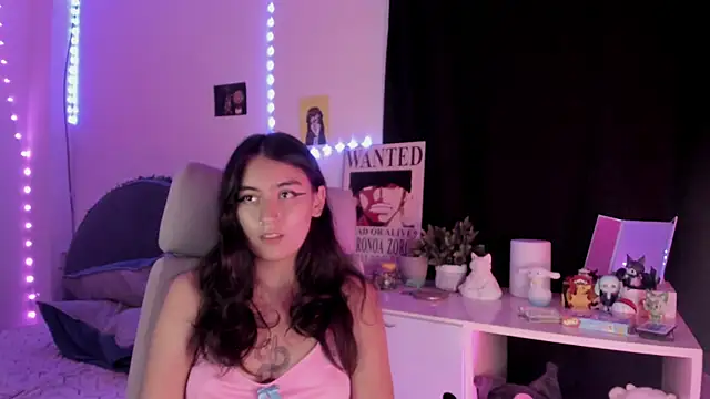 namiiwhite online show from October 10, 2025, 1:39 am