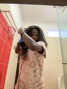 EmilyKisx online show from October 9, 2025, 1:55 pm